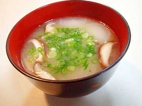 大根と椎茸と玉ねぎのお味噌汁